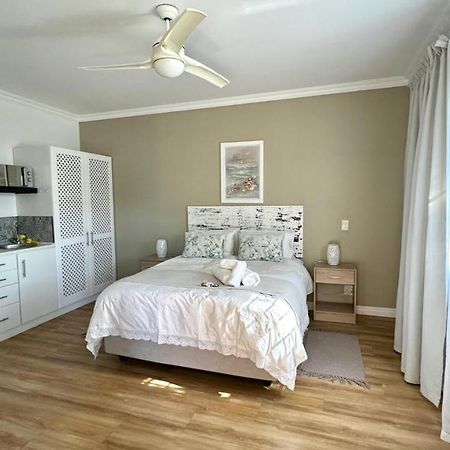 Plett57 - Self Catering - Room No2 เพลตเตนเบิร์กเบย์ ภายนอก รูปภาพ